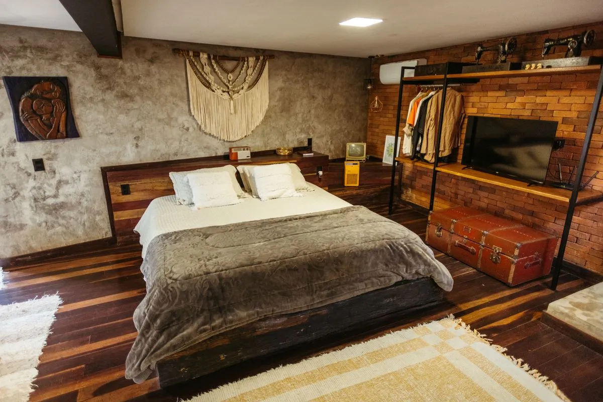 Cozy rental bedroom exactly as described in the listing