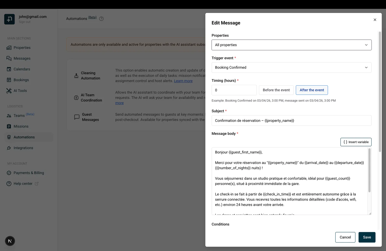 Dialoogvenster Bericht bewerken met accommodatiekiezer, keuzelijst voor de triggergebeurtenis, timing met de knoppen Vóór en Na, de keuze Verzenden via, onderwerpregel en berichttekst met de knop Variabele invoegen
