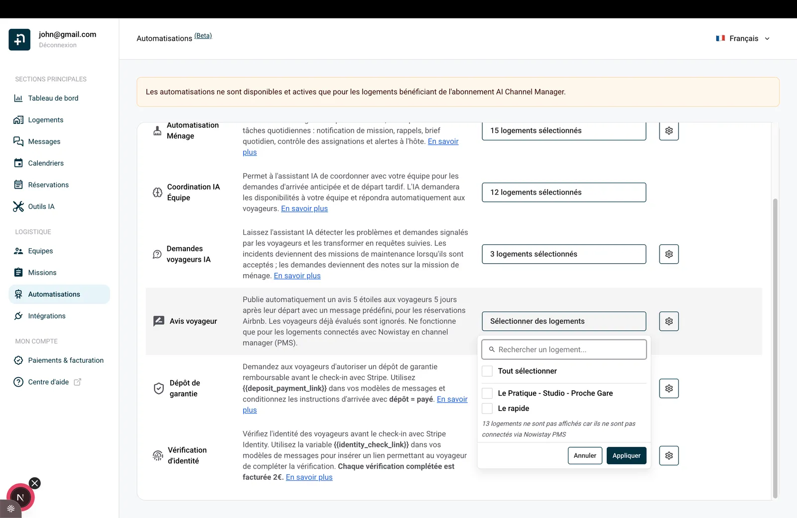 La page Automatisations avec la ligne Avis voyageur et le sélecteur de logements ouvert